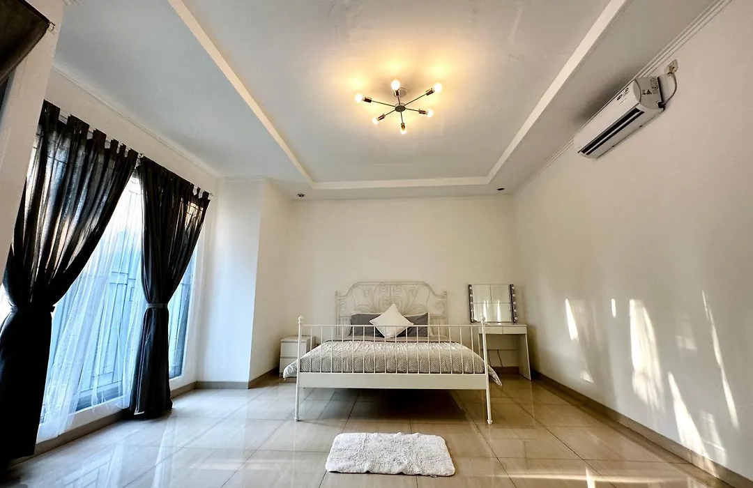 4-Bedroom Home in South Jakarta Nuansa Swadarma Residence by Le Ciel Hospitality-1